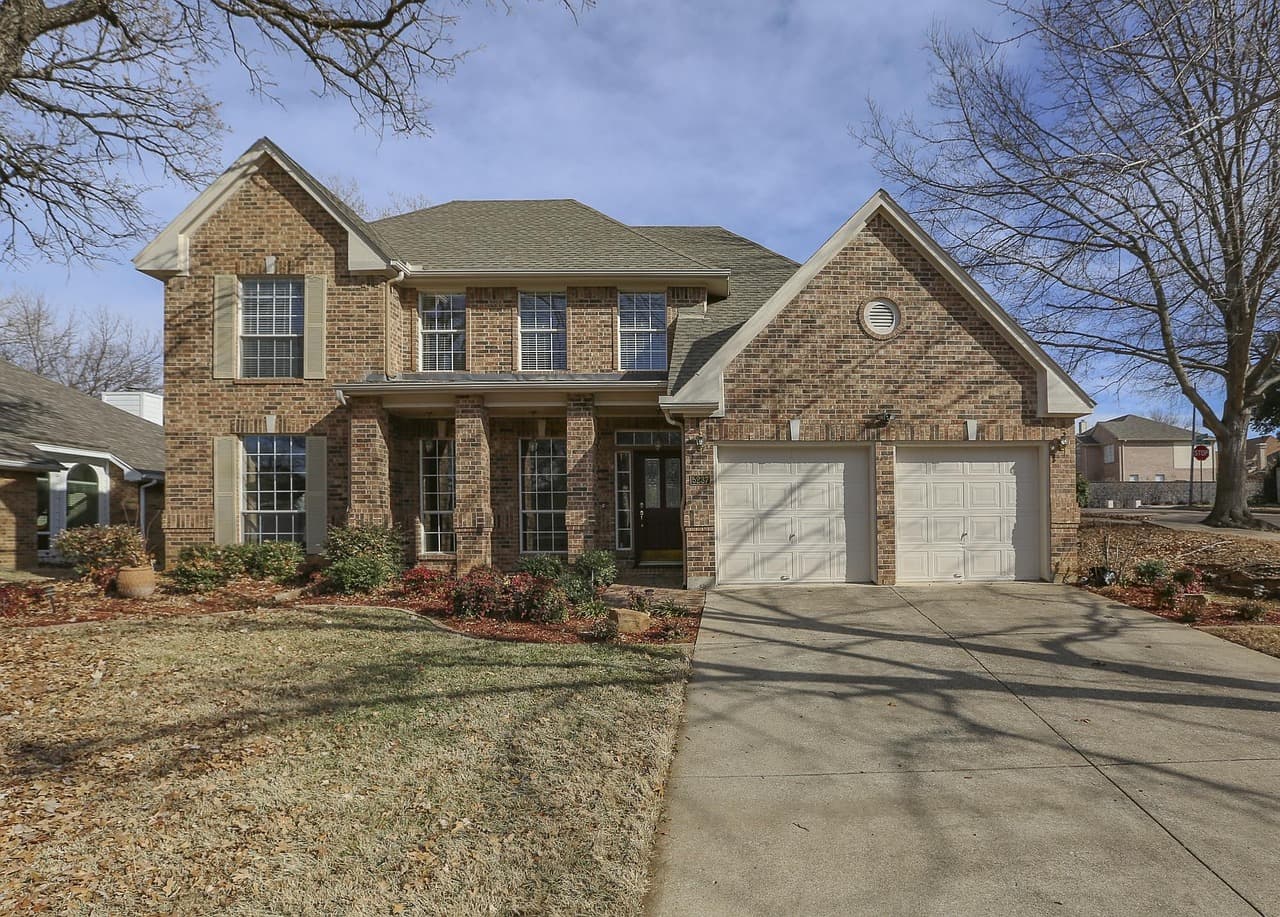 Spring Curb Appeal: AI Photo Tips for 2026 Listings